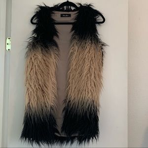 NWT Anna Grace Faux Fur Vest - Size Small